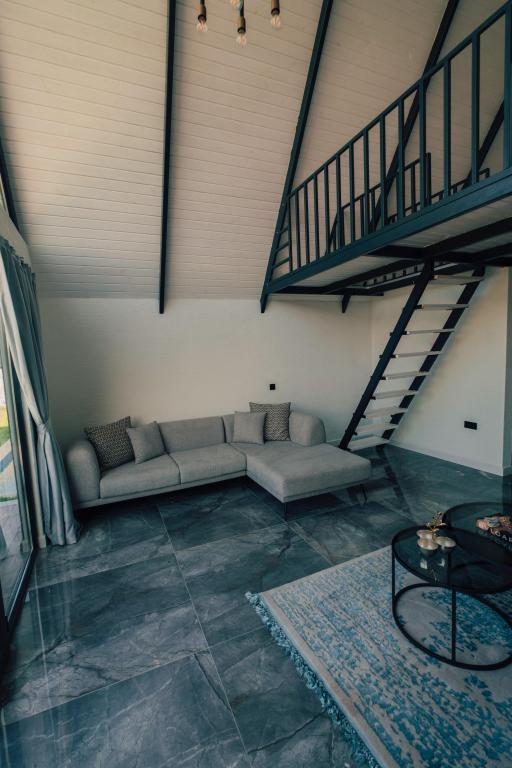 Bungalow,Göl Manzaralı,Isıtmalı Özel Havuzlu