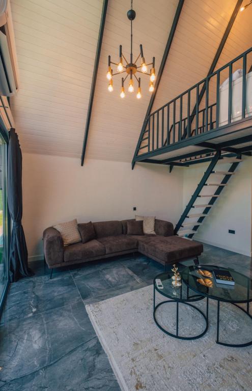 Bungalow,Göl Manzaralı,Isıtmalı Özel Havuzlu