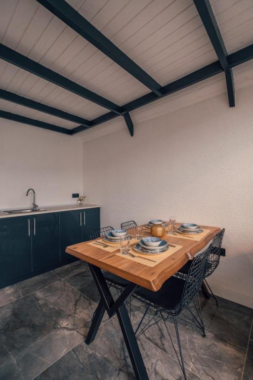 Bungalow,Göl Manzaralı,Isıtmalı Özel Havuzlu
