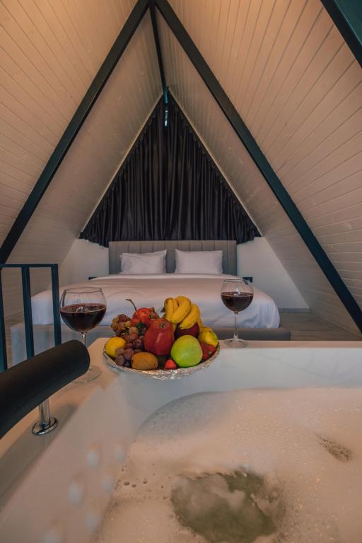 Bungalow,Göl Manzaralı,Isıtmalı Özel Havuzlu