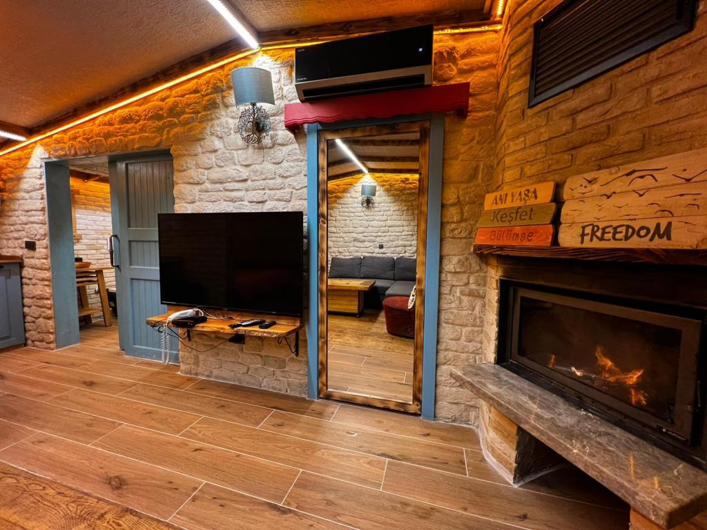 Bungalow,Havuz ve Bahçe Manzaralı,Giriş Katı