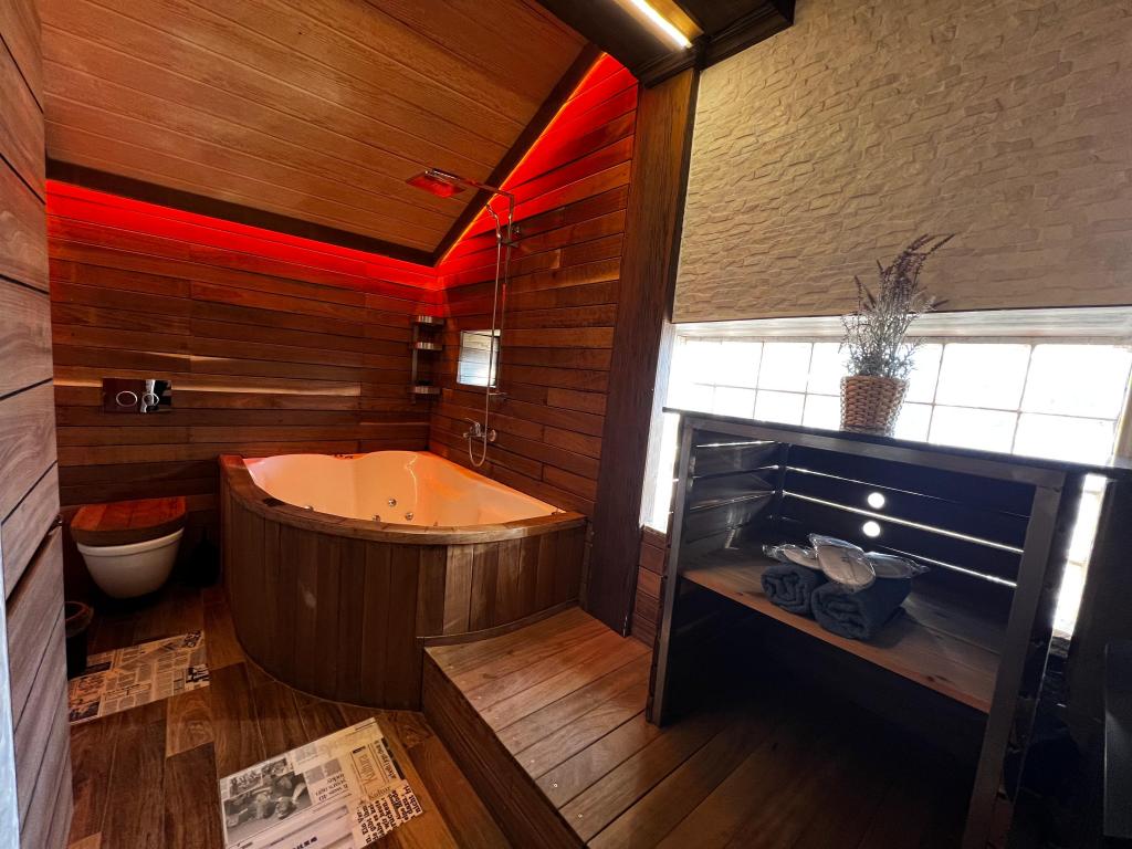 King Suite,Şehir Manzaralı,Jakuzili ve Balkonlu