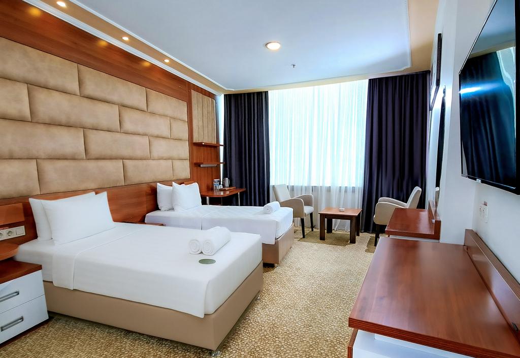 Iki Ayrı Yataklı Oda, Şehir Manzaralı