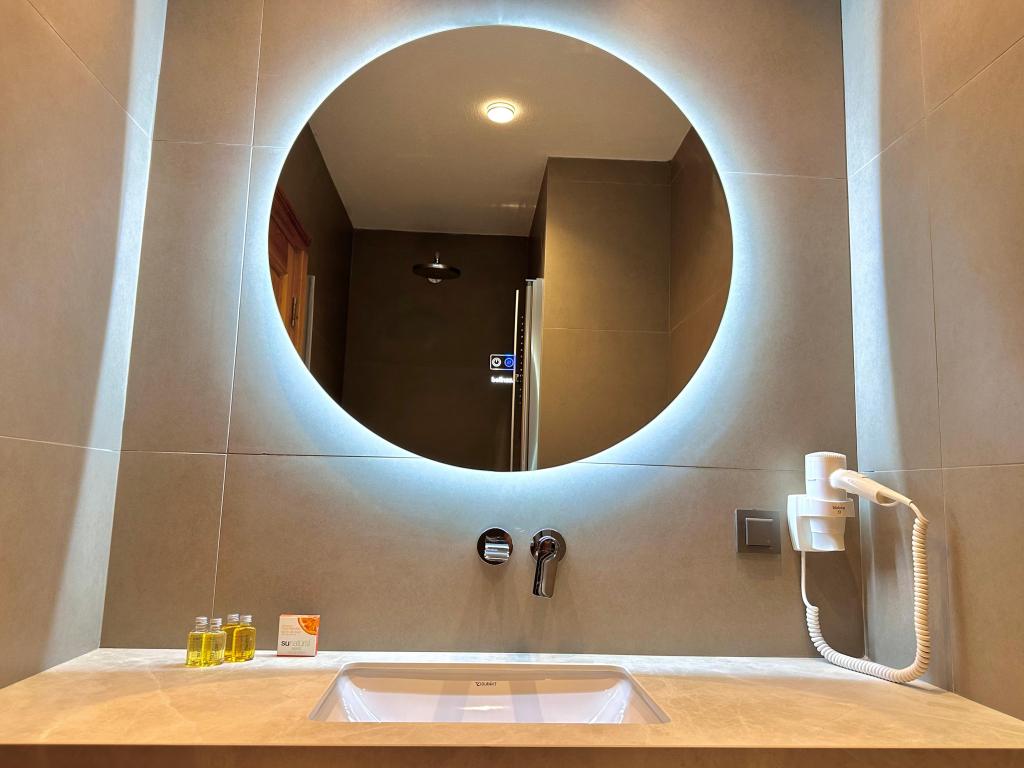 Standart Oda, Kara Manzaralı