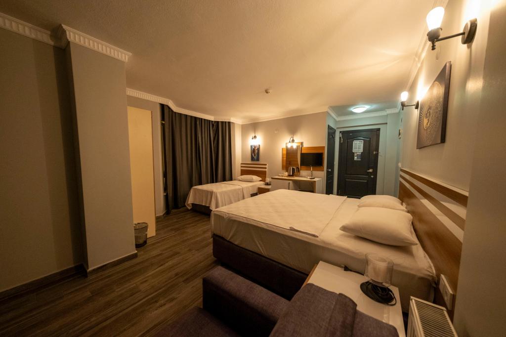 Üç Kişilik Oda, Dağ Manzaralı