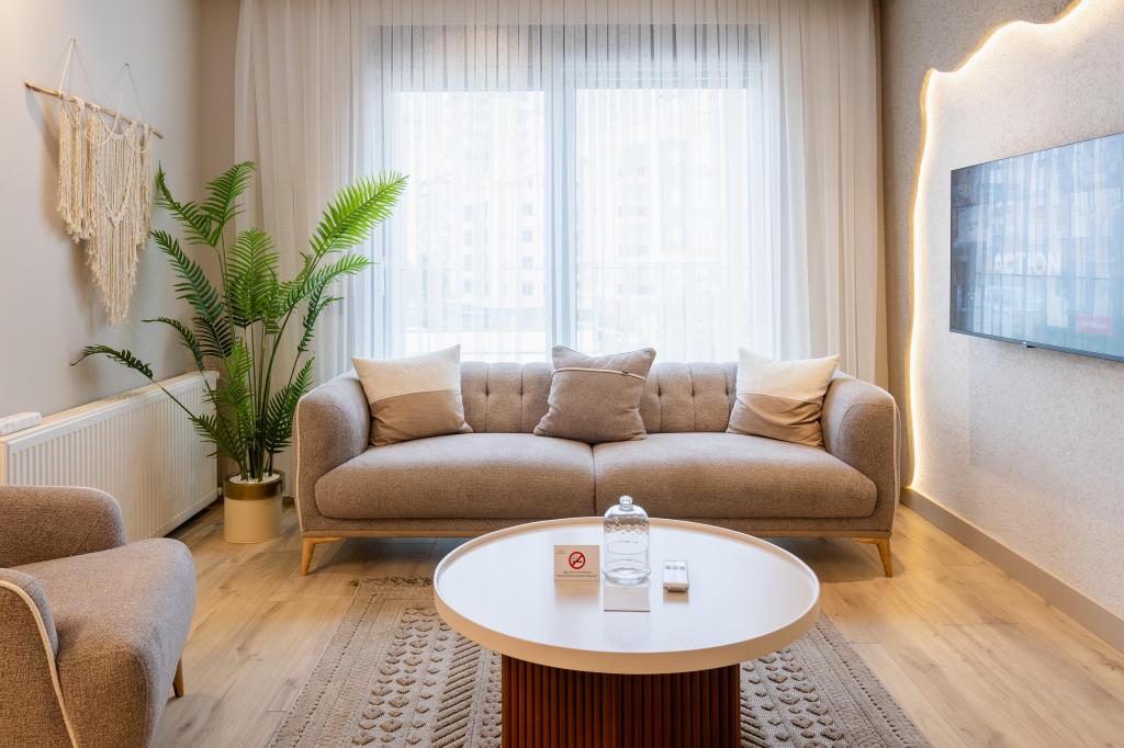 2+1 Daire, Kara Veya Havuz Manzaralı