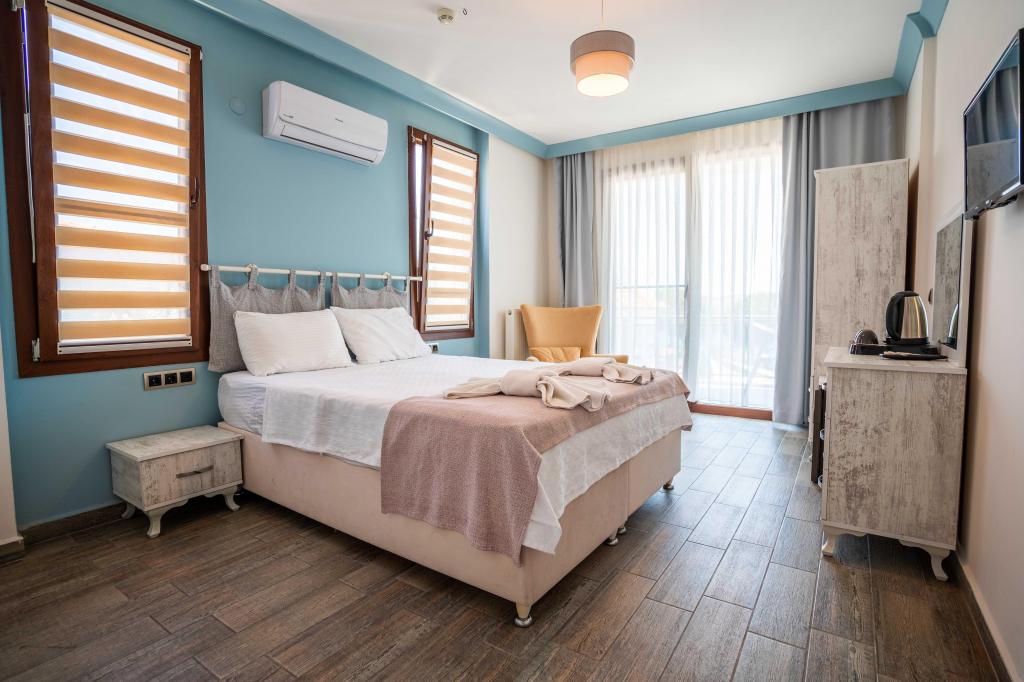 Standart Oda, Kısmi Deniz Manzaralı (Balkonlu)