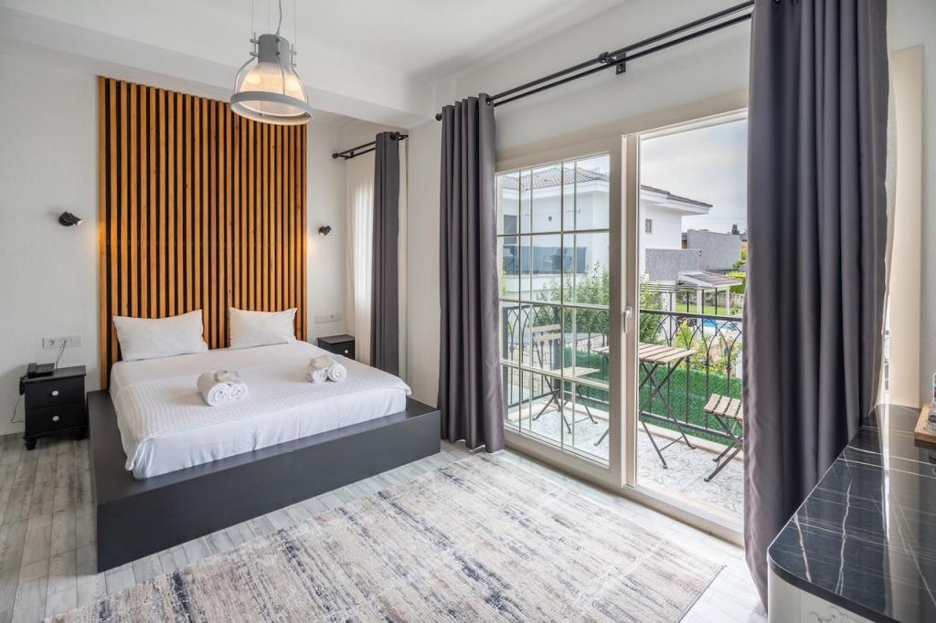 Standart Oda, Bahçe Veya Havuz Manzaralı (4 Kişilik)