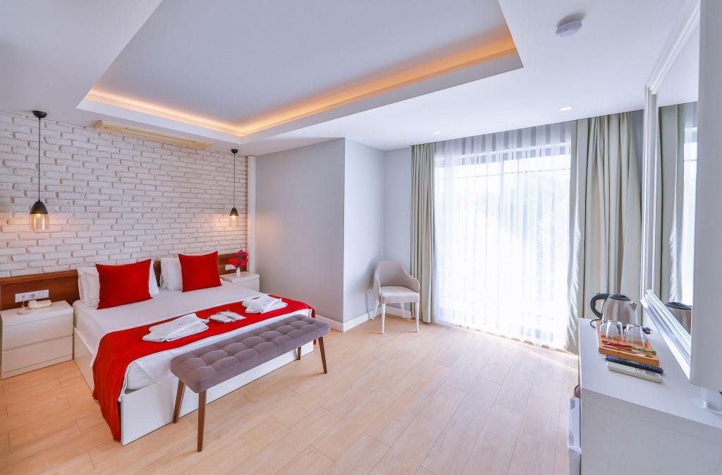 Superior Oda, Deniz Manzaralı (Balkonlu)