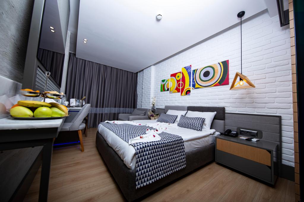 Standard Room, City View (Balcony)