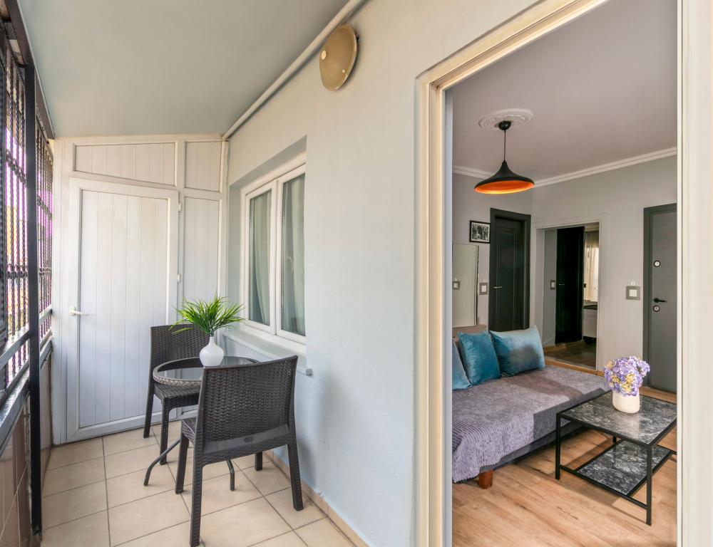 Suit Oda, Cadde Manzaralı (3 Kişilik, Balkonlu, Teraslı)