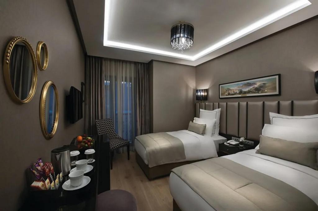 Standart Oda, Cadde Manzaralı