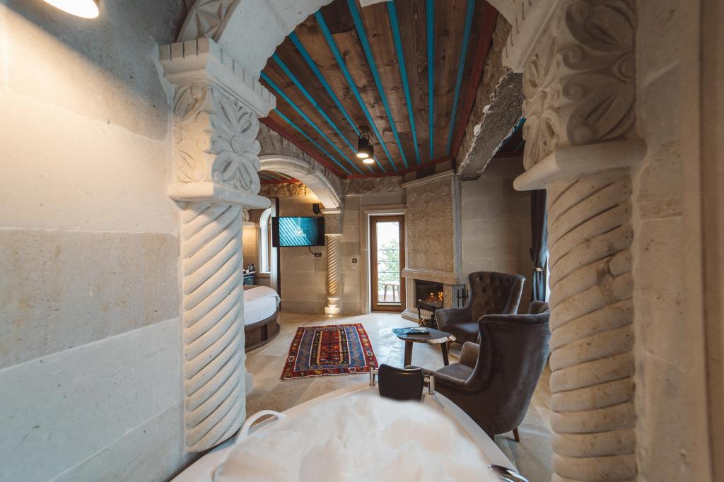 Superior Suite,Bahçe Manzaralı,Şömineli ve Jakuzili