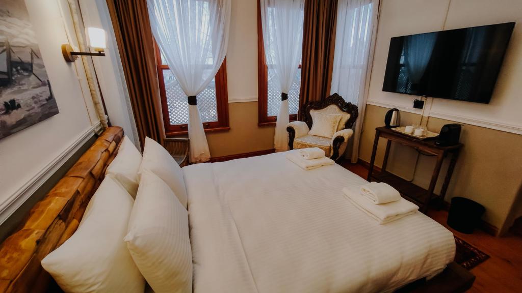 Deluxe Room, City View