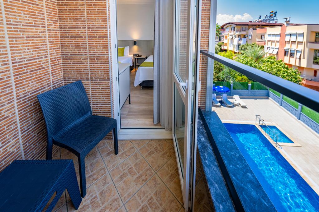 Aile Odası, Şehir Manzaralı