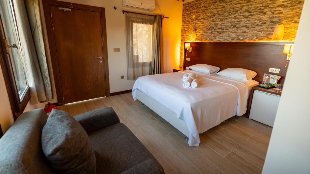 Honeymoon Suite Garden Floor Room, Sea Or Garden View