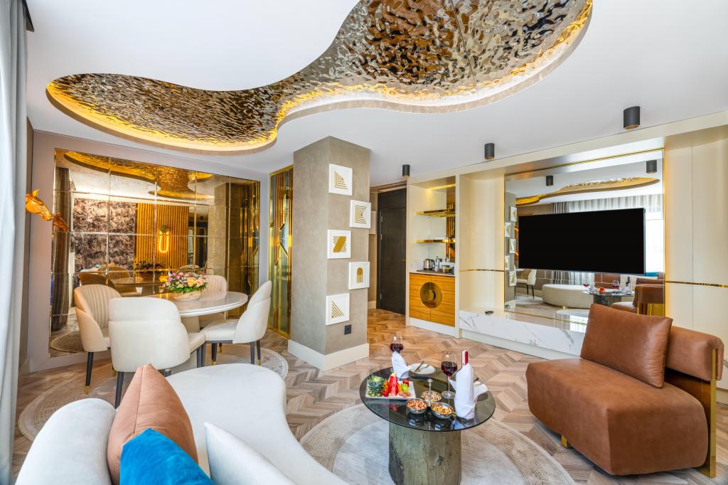 King Suit Oda, Şehir Manzaralı (Jakuzi)