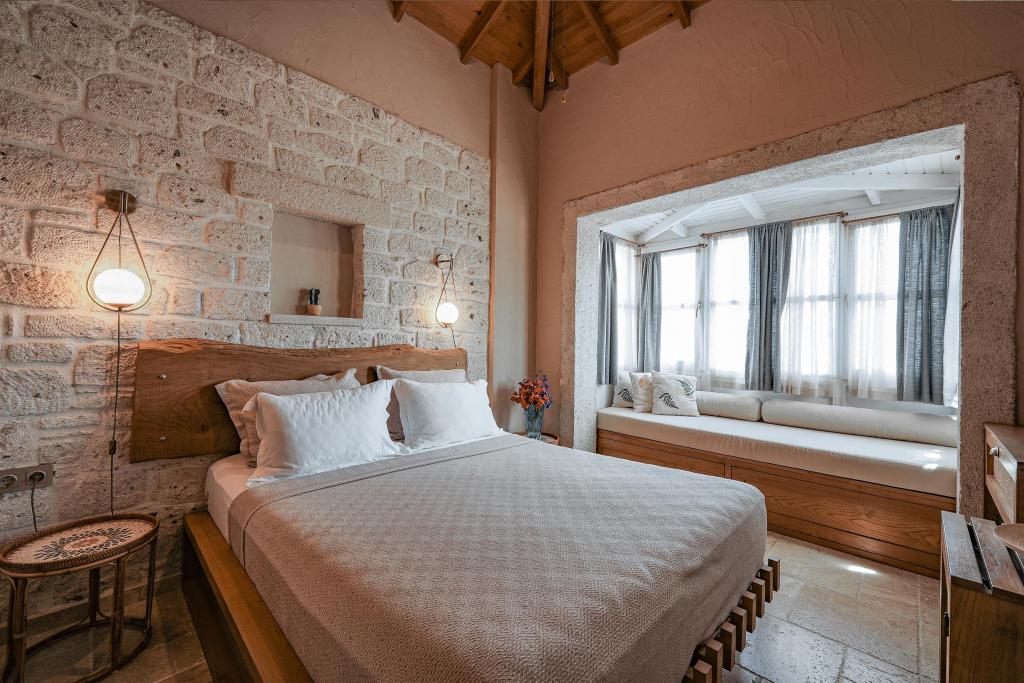 Superior Room, Pool View