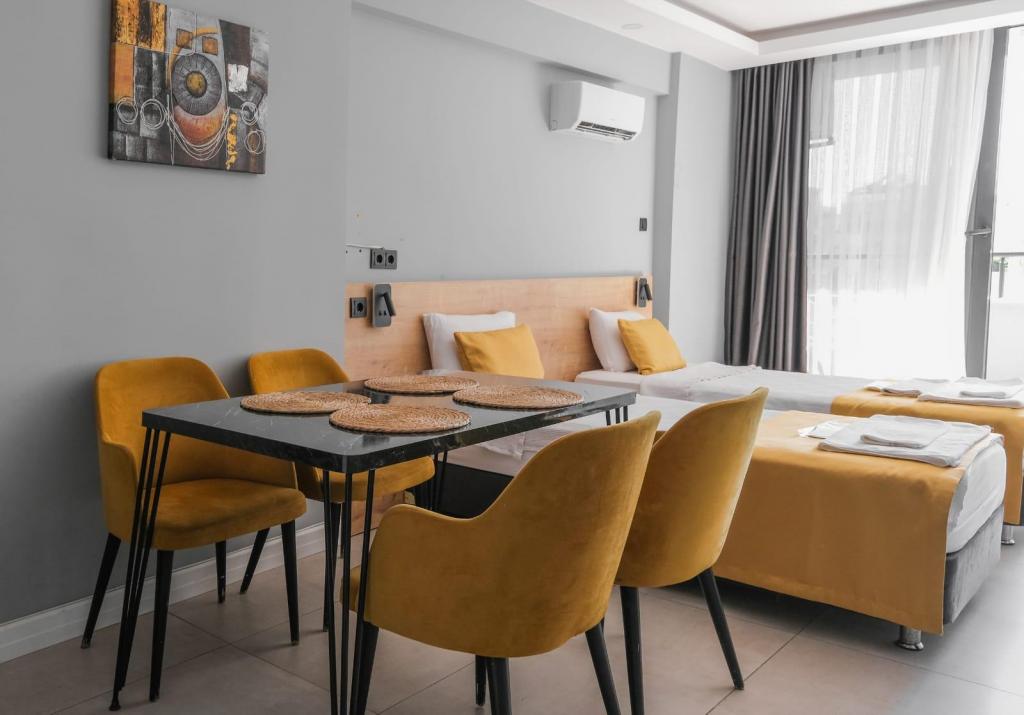 Aile Suit Odası, Şehir Manzaralı (Balkonlu)