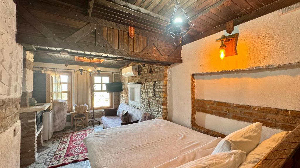 Taş Oda, Köy Manzarası