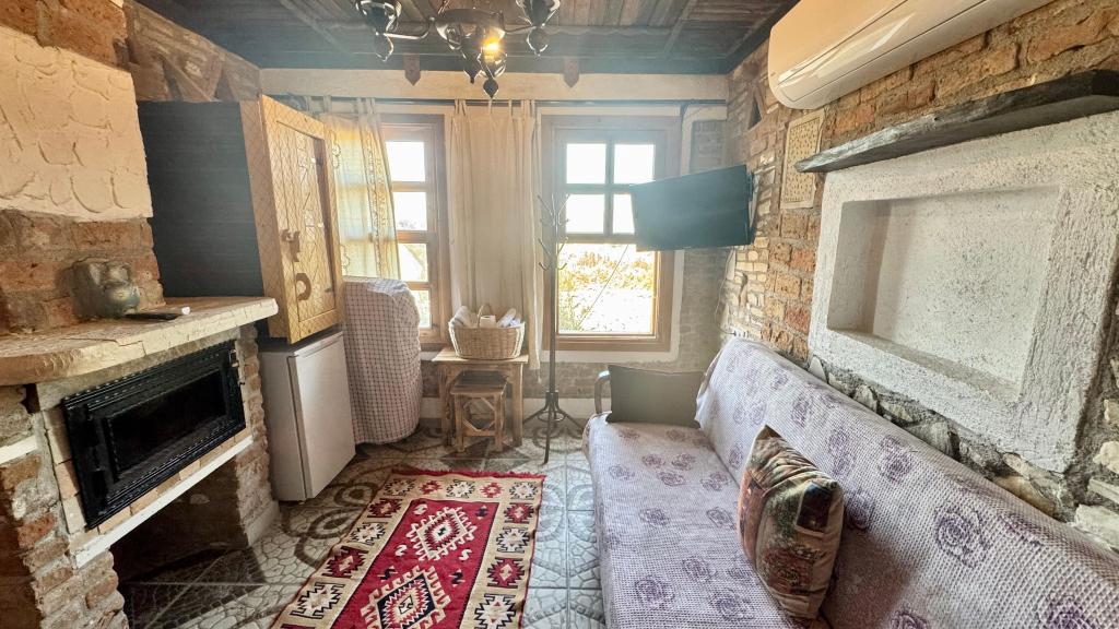 Taş Oda,Köy Manzaralı