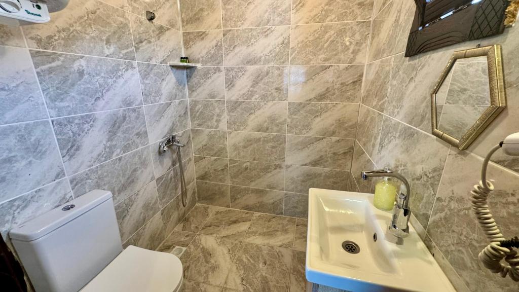Geleneksel Oda,Köy Manzaralı,Şömineli