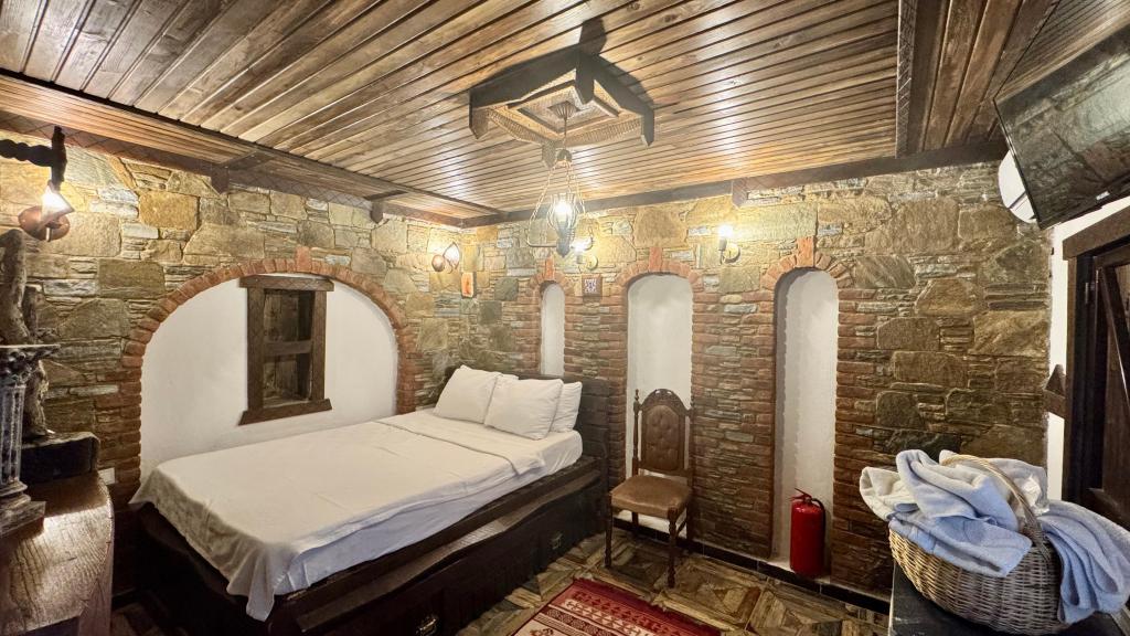 Taş Oda, Bahçe Manzaralı