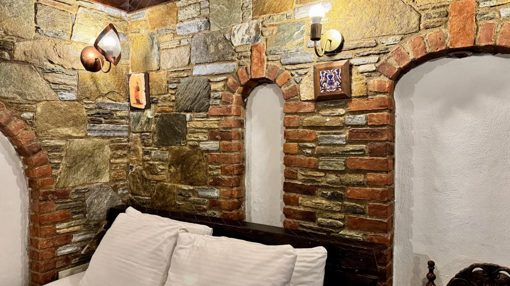 Taş Oda,Bahçe Manzaralı