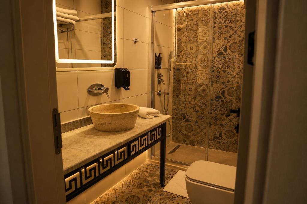 Deluxe Oda,Kısmi Göl Manzaralı