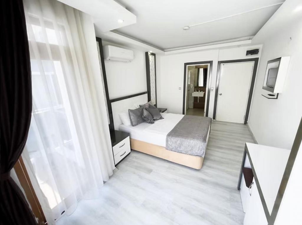 Standard Room, City View