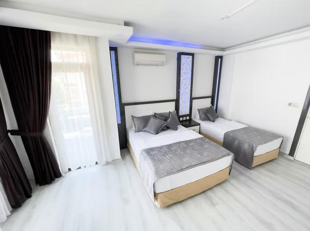 Deluxe Room, City View
