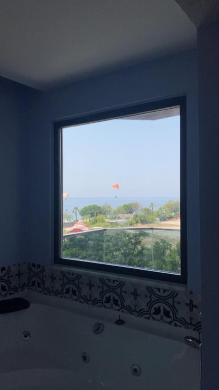 Suit Oda, Deniz Manzaralı