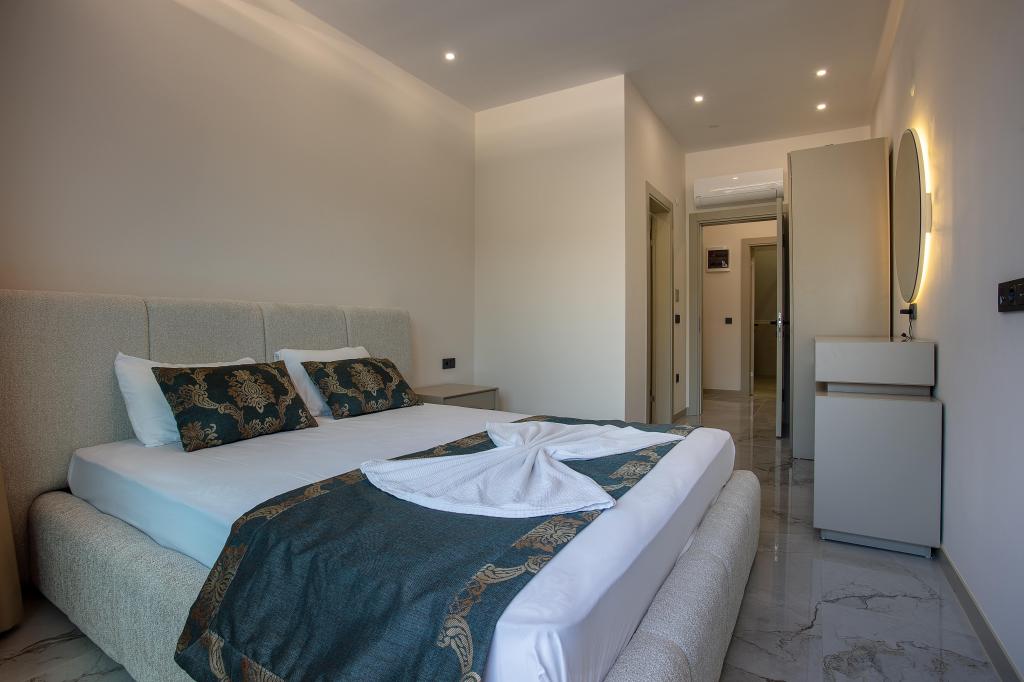 Deluxe Suite Room, Garden Or Pool View (Balcony)