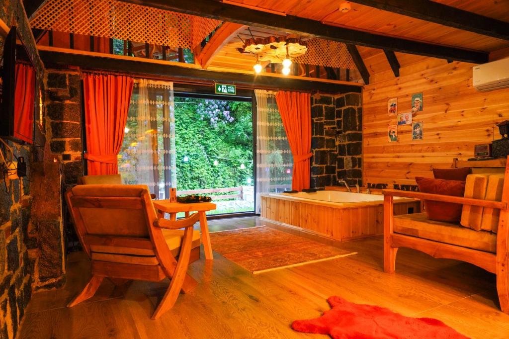 Bungalow,Dere Manzaralı,Jakuzili
