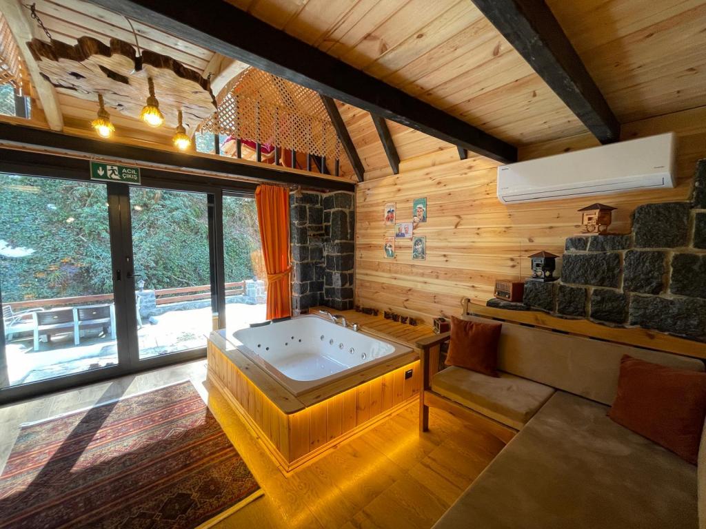 Bungalow,Dere Manzaralı,Jakuzili
