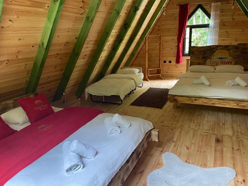 Deluxe Oda,Dere ve Orman Manzaralı,Dekoratif Şömineli & Jakuzili