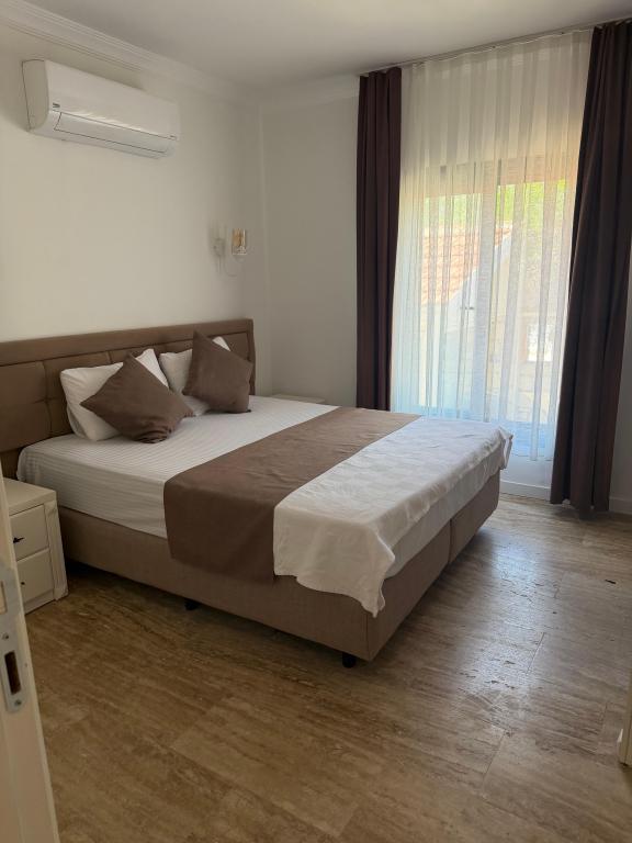 Standart Oda,Bahçe veya Sokak Manzaralı,1. Kat