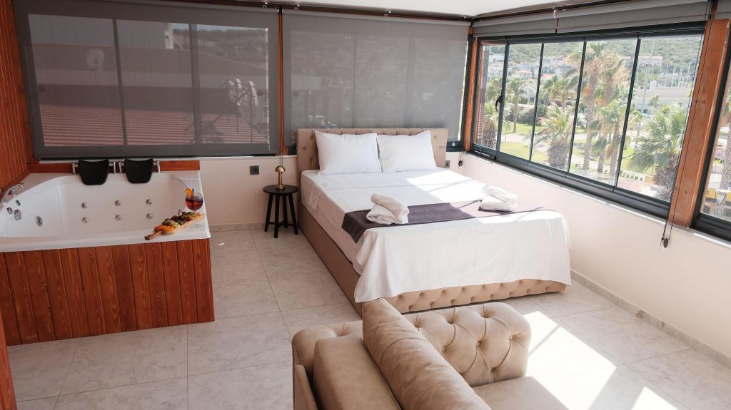 Suite Room (Jacuzzi)