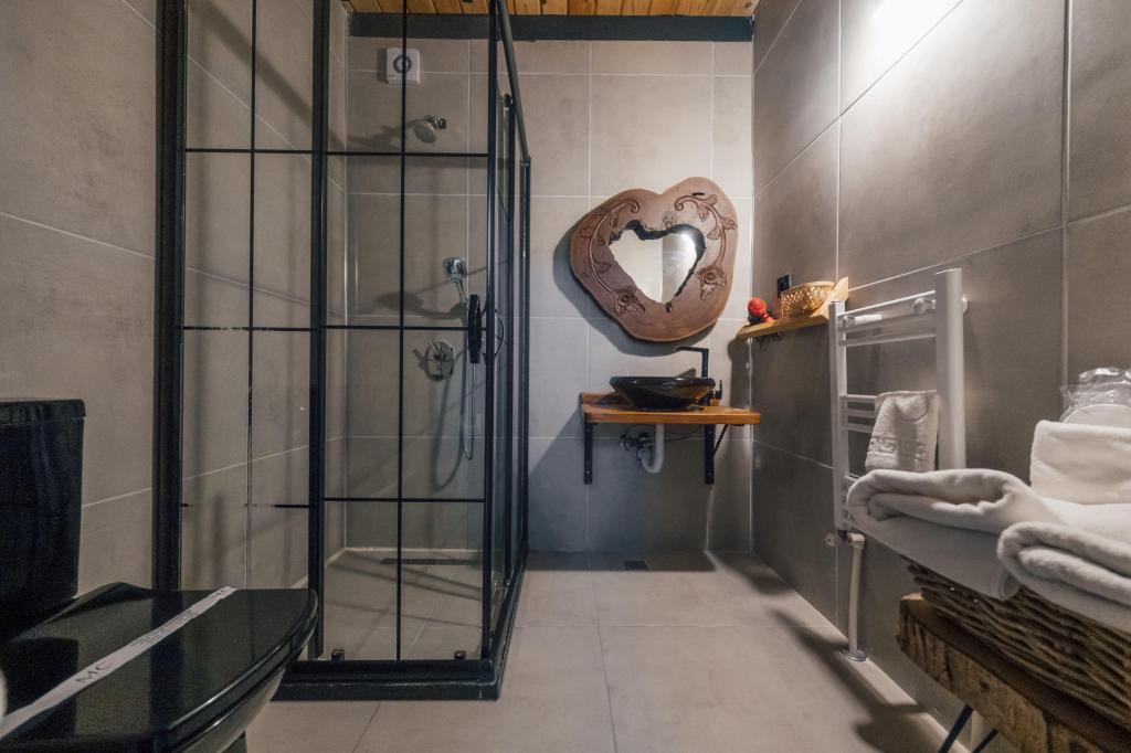 Bungalow 4 Kişilik Oda,Bahçe Manzaralı,Balkonlu