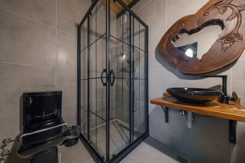 Bungalow 4 Kişilik Oda,Bahçe Manzaralı,Balkonlu