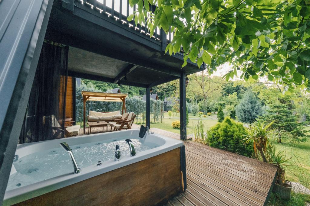 Deluxe Bungalow,Havuz veya Bahçe Manzaralı,Jakuzili