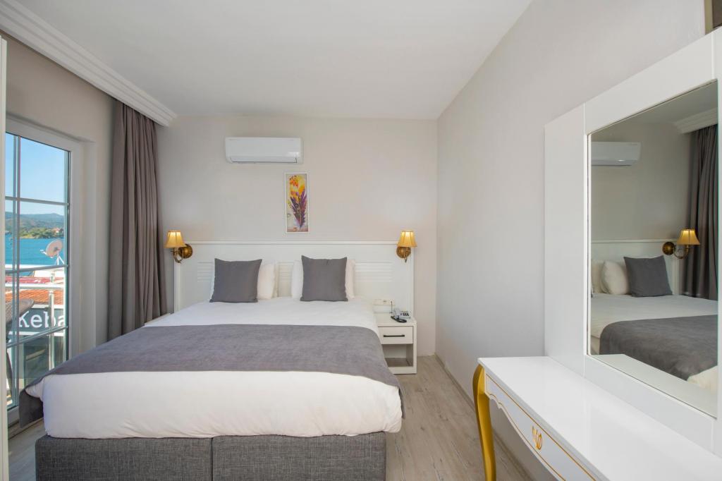 Standart Oda, Kısmi Deniz Manzaralı (Balkonlu)