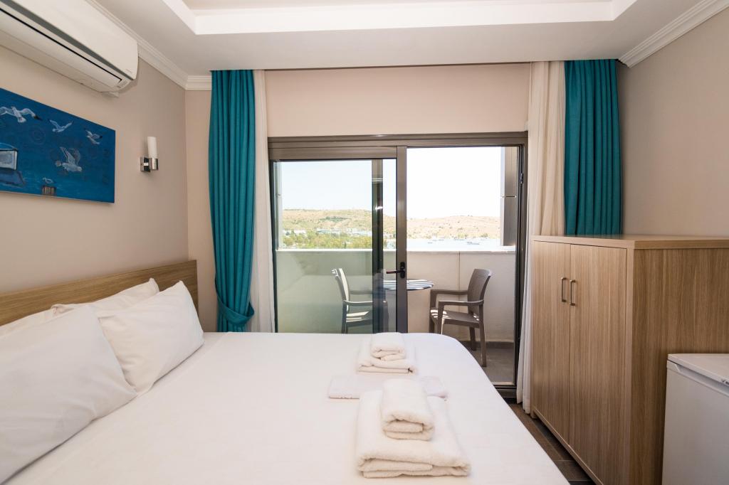 Standart Oda,Deniz Manzaralı,Balkonlu