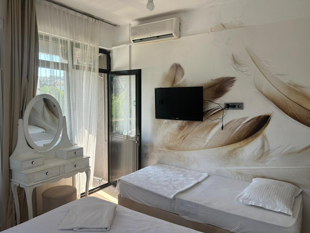 Standart Oda, Cadde Manzaralı (3 Kişilik)