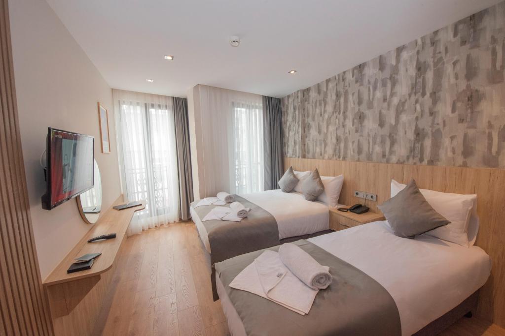 Superior Room, City View (3 Person)