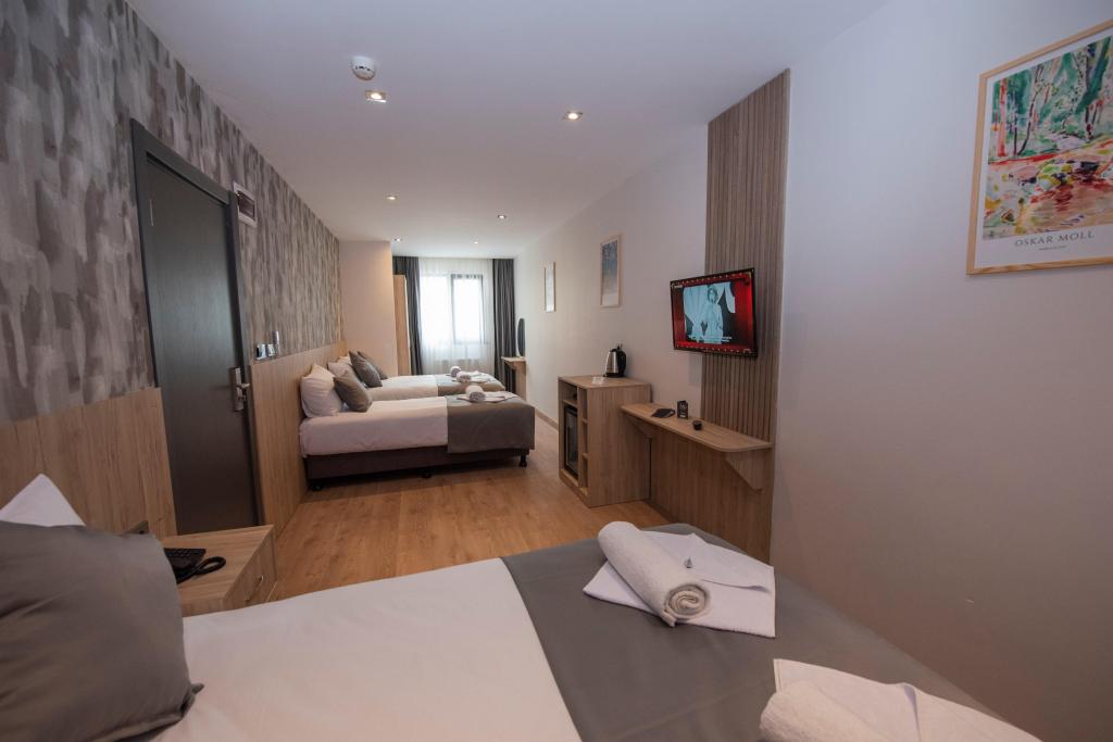 Family Room, City View