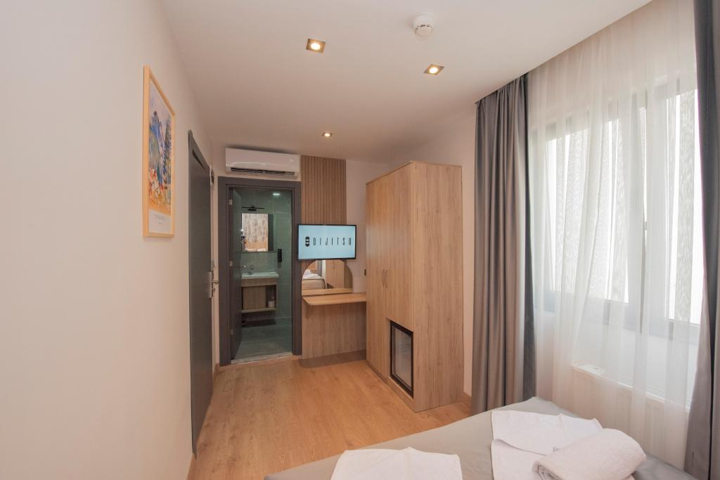 Standard Room, City View