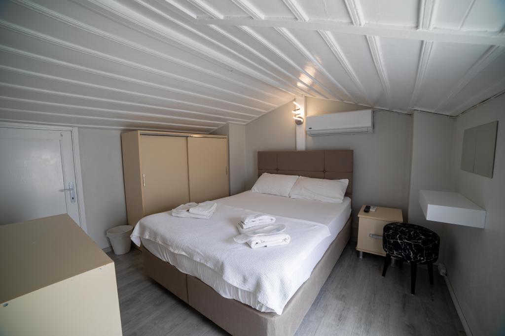 Çatı Oda, Deniz Manzaralı