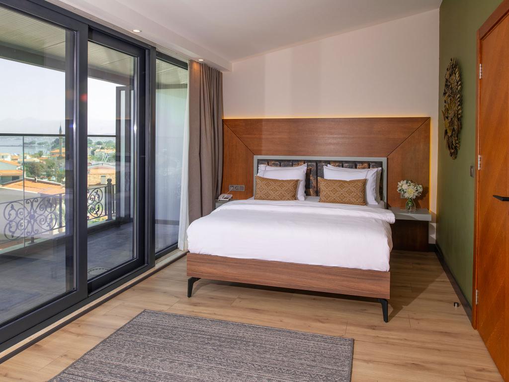 Deluxe Oda, Deniz Manzaralı (Balkonlu)