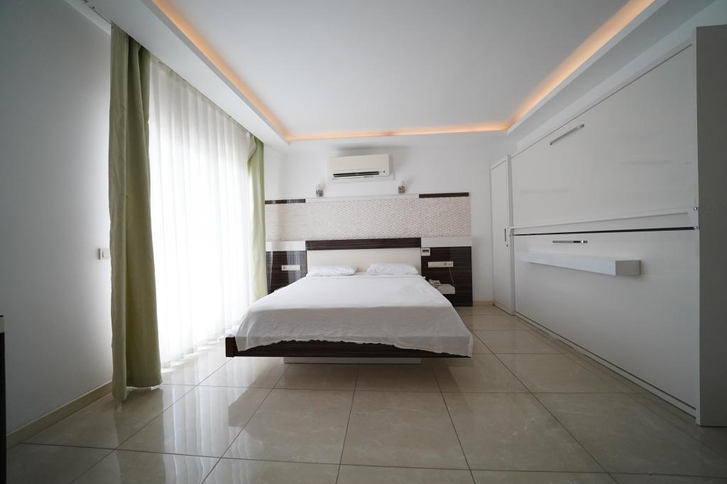 Aile Odası, Kısmi Deniz Manzaralı (Balkonlu)